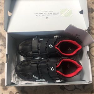 Peloton cycling shoes -size 39 (8)